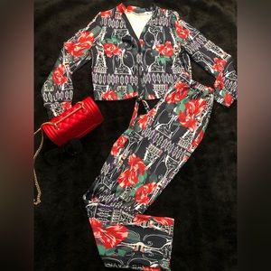 Ladies 2 pc set Size Large Multi Color